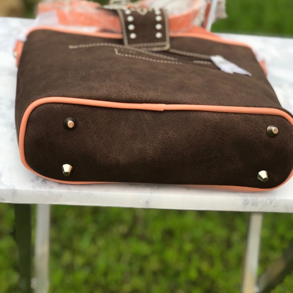 Montana West buckle Floral Crossbody - Picture 7 of 7